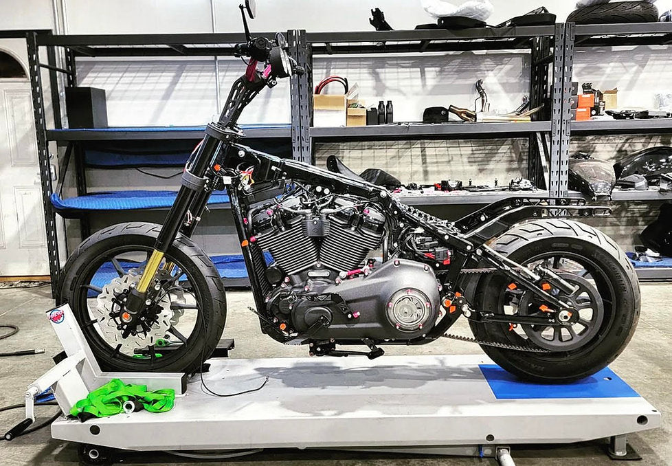 Destroyer Design Machined Into Your 18-up Softail Fender Struts