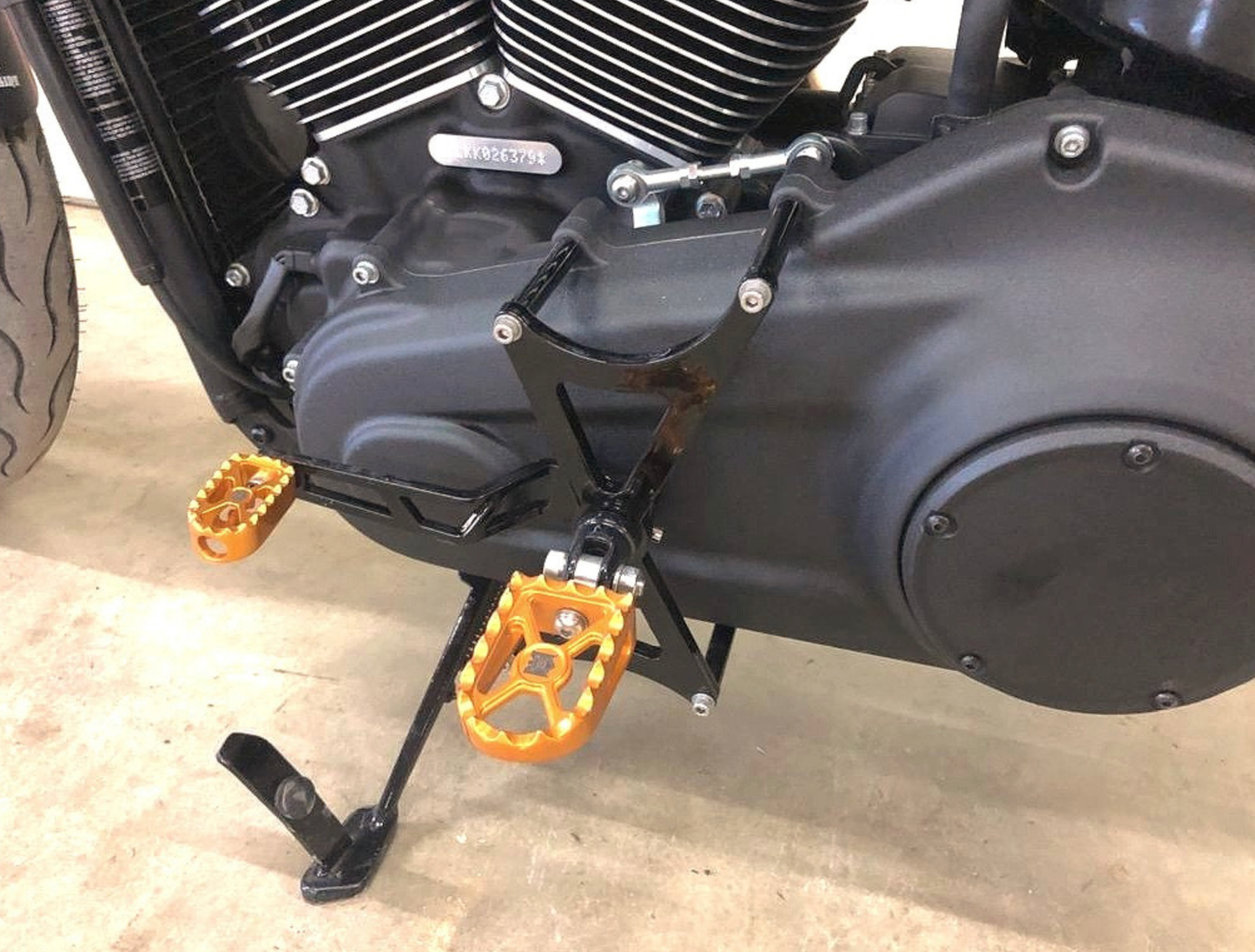 DMR 2018-up Softail Mid Controls for Factory Enclosed Primary