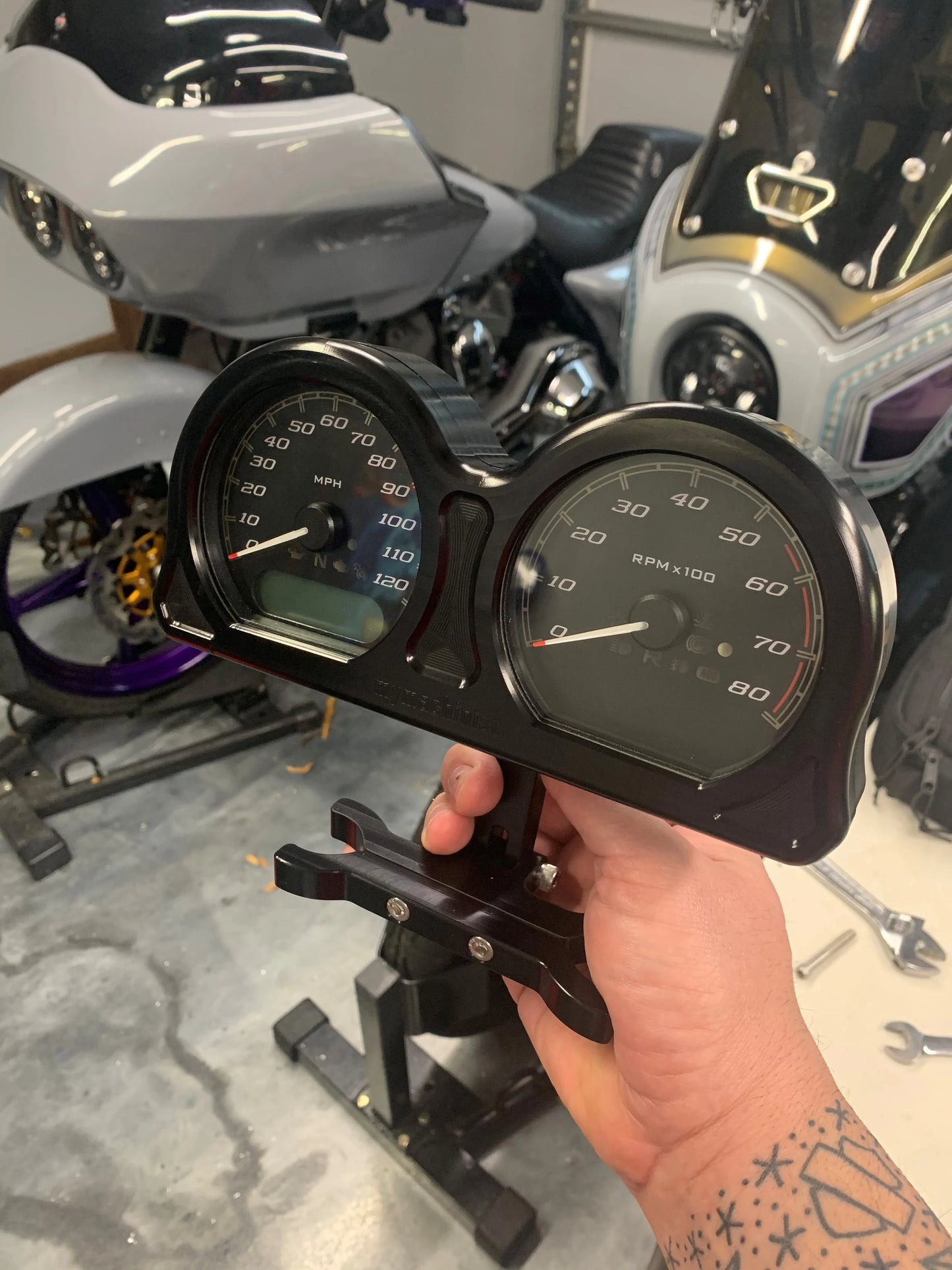 MyMachinist 2014 & Up Road glide / Street glide gauge Relocation